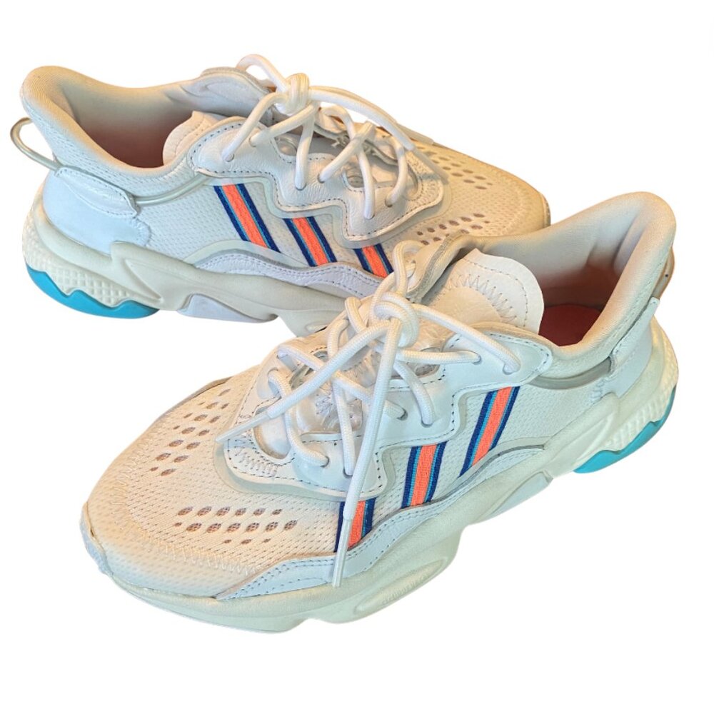 Adidas Women's Ozweego 'White Signal Coral Size 5